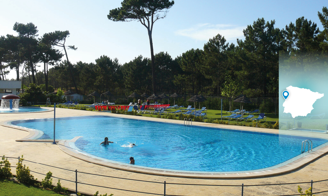 Camping à São Pedro de Moel, Marinha Grande (à proximité de Nazaré) • Portugal • Mobil-home Neptuno 2 chambres 5 personnes 29m²