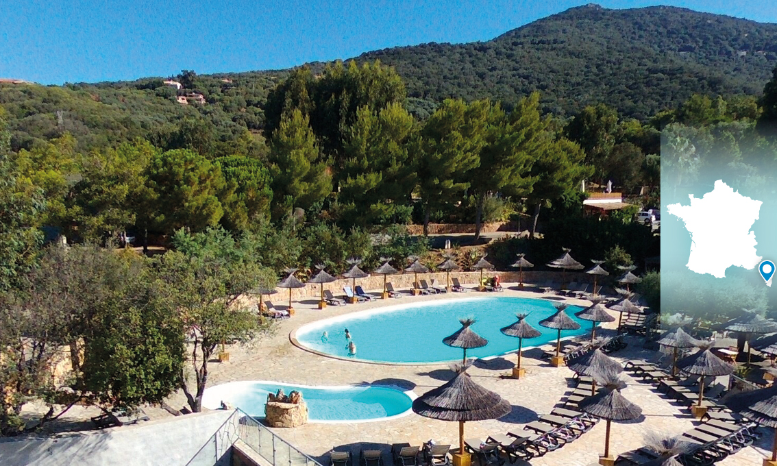 Camping à Olmeto • Corse-du-Sud • Chalet Tiria climatisé 2 chambres 5 personnes avec terrasse (47m²)