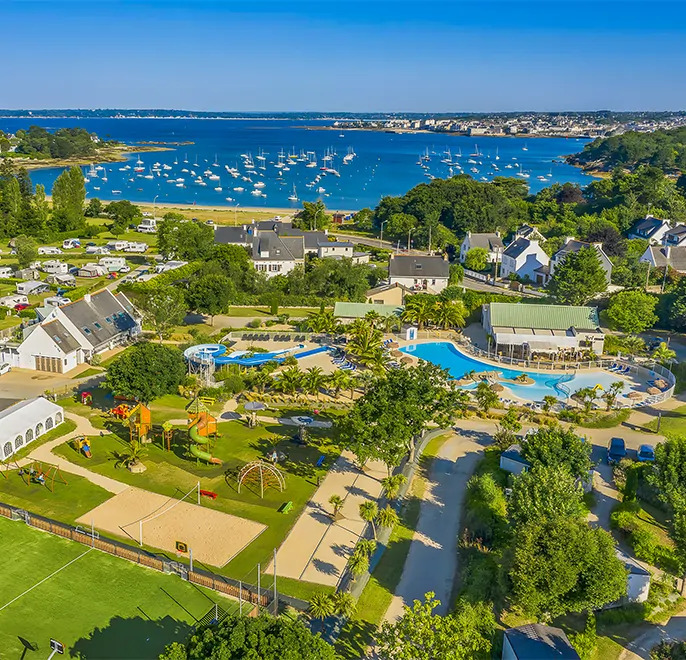 Camping Le Cabellou à Concarneau• Finistère • Mobil-home Confort + Glénan 3 chambres 6 personnes 32m²